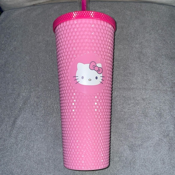 24HR DROP ⬇️ Hello Kitty Studded Tumbler - Picture 1 of 4